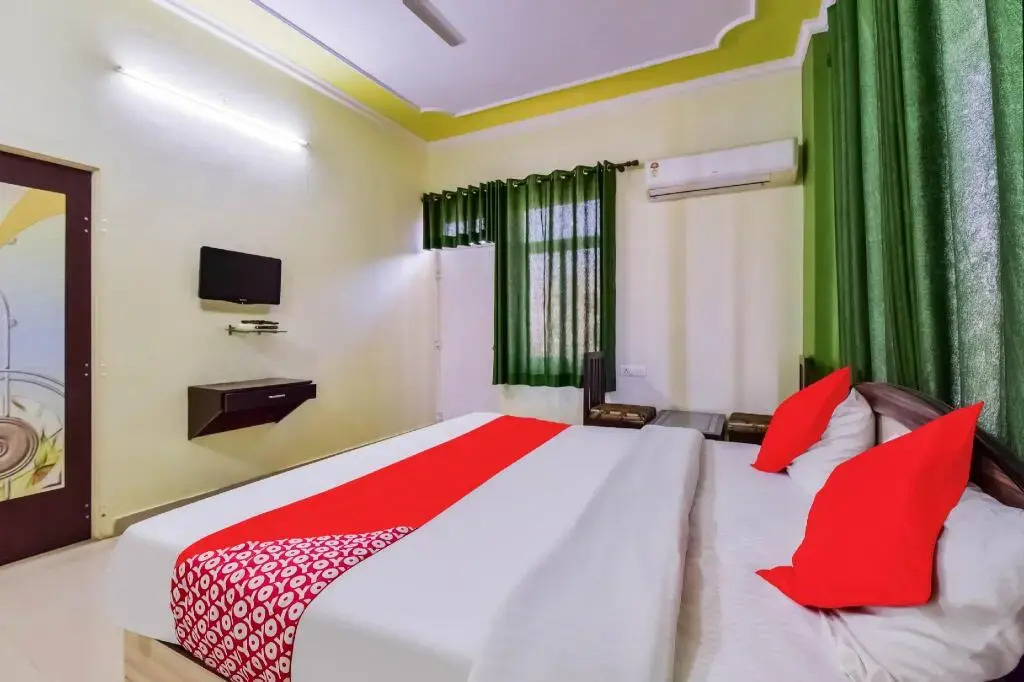 Shamrock Inn by OYO Rooms
