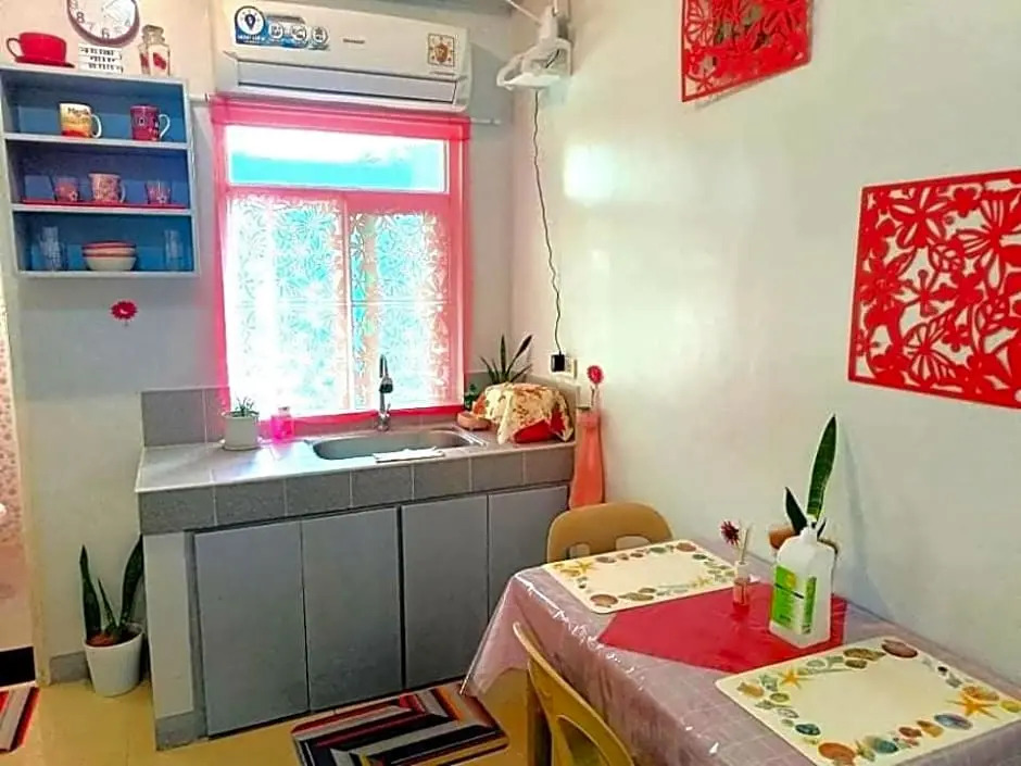 Affordable Cozy Transient Room Near NAIA Terminal 3