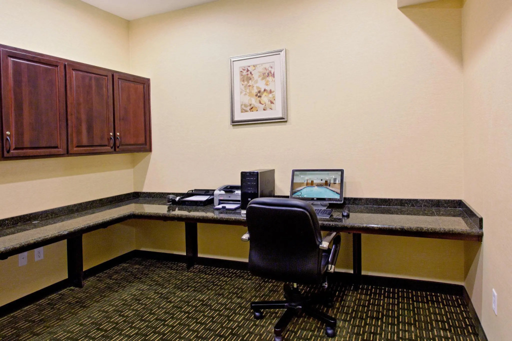 Holiday Inn Express Newport by IHG