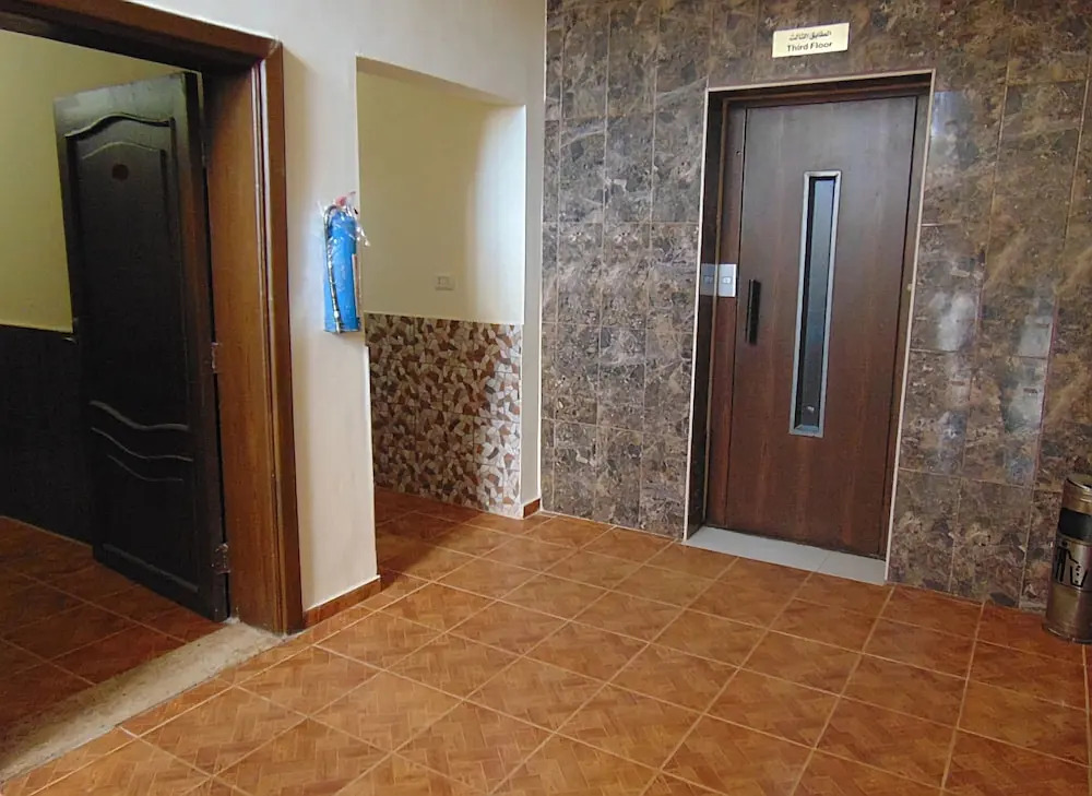 Al-Nujoom Hotel Suites