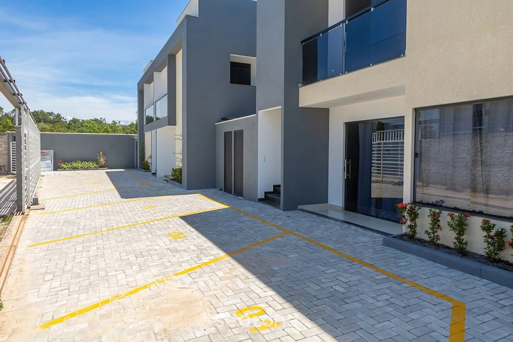 Condominium With Pool 950m From the Beach - PDM