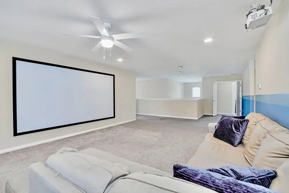 8BR Home w Private Pool Hot Tub Netflix
