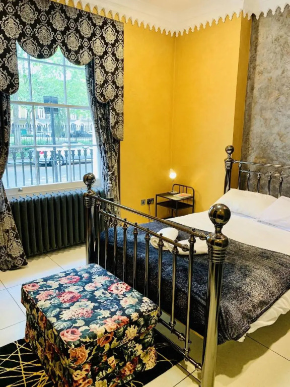 The Melville Hotel by Rokxy- Kings Cross