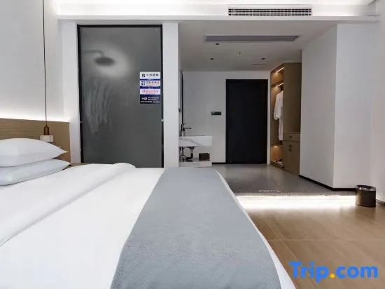 Zhongxian Manchester City Smart Hotel