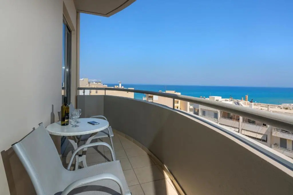 Lefkoniko Icarus Suites