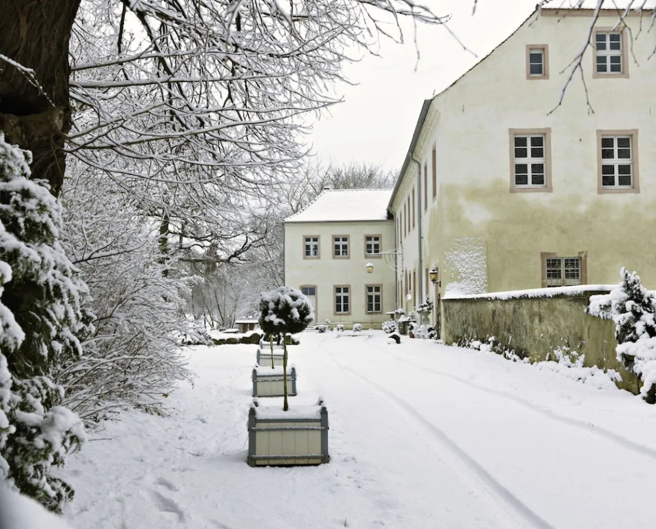 Event- Kultur & B&B Kunst Schloss Neuenhagen Übernachten im Denkmal