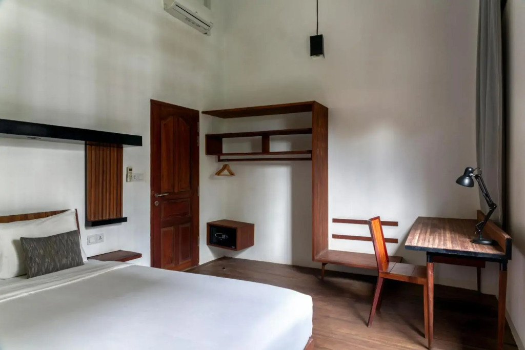 Pages Rooms Hotel