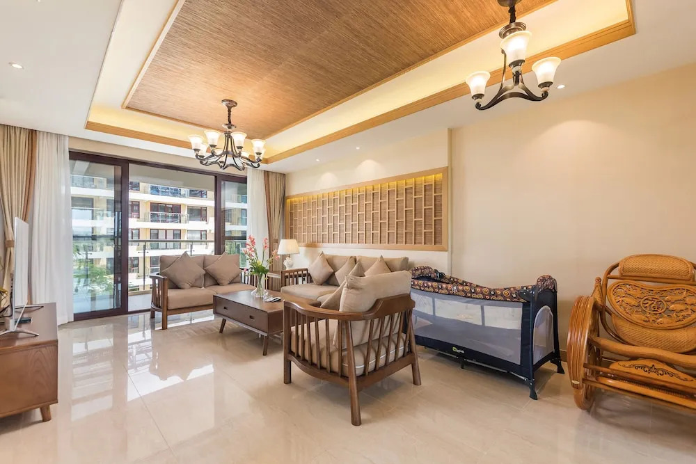 Yalong Bay LanSeJiaRi Villa Aprtment