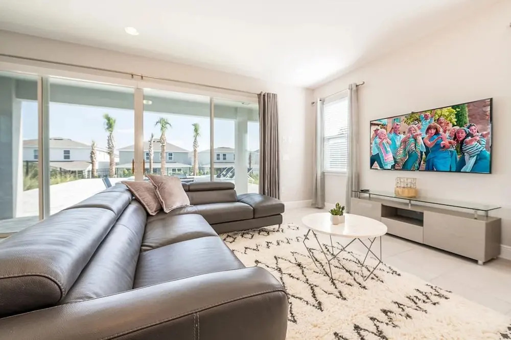 Spacious 9Bd near Disney with Pool - Family Dream