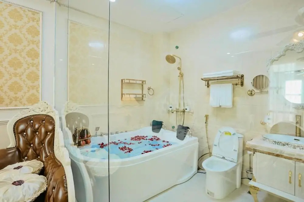 Kings Hotel Mỹ Đình