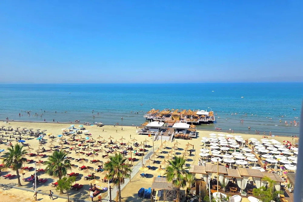 Beachfront & Sea View Apartment 101