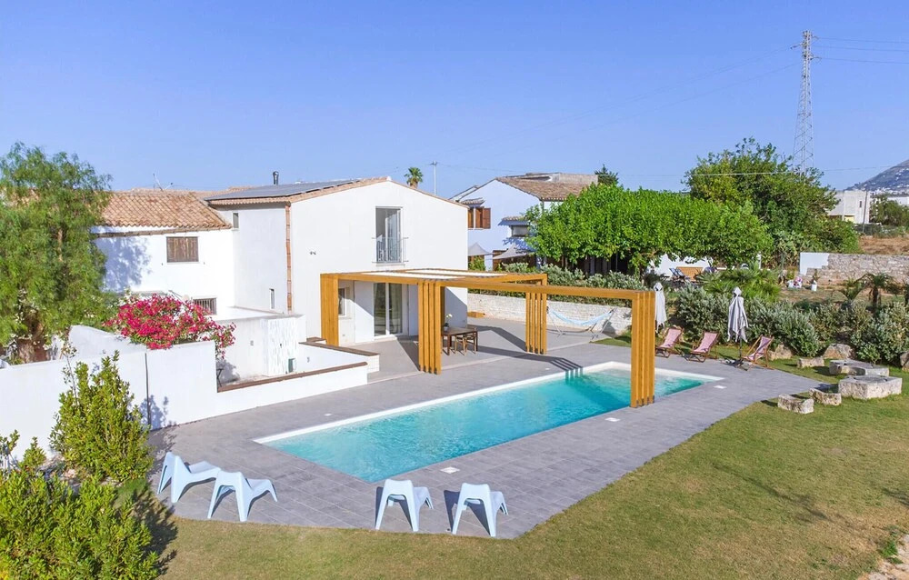 Amazing Home in Alcamo With Outdoor Swimming Pool, Wifi and 3 Bedrooms