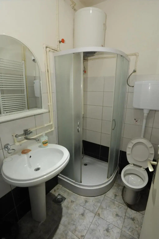 Hostel Jedro