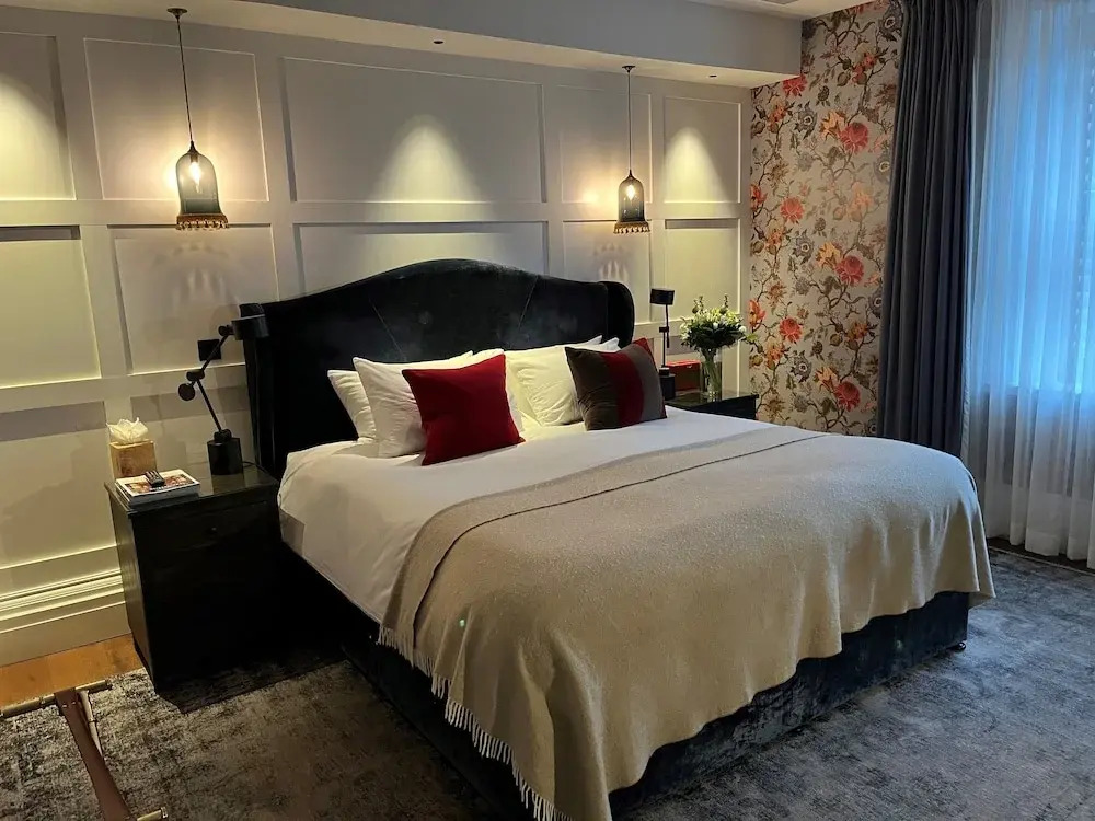 Manor House Lindley