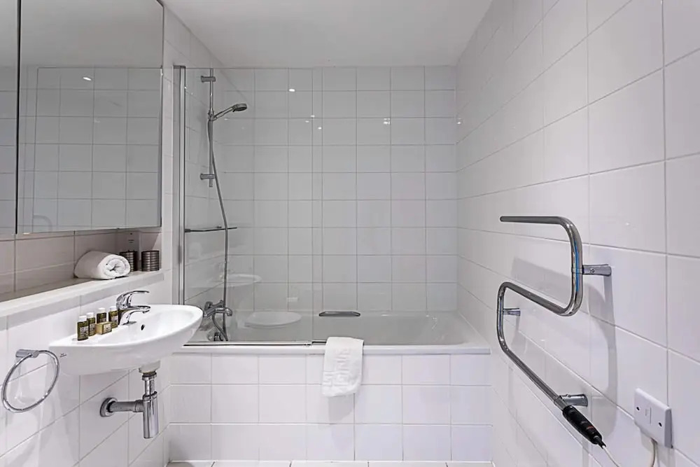 City-Close 1-Bed Apartment near Tower Hill