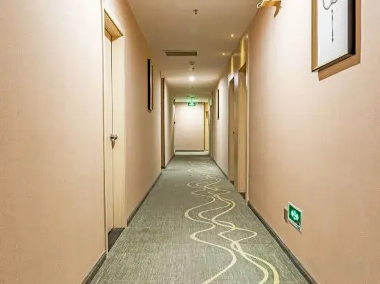 Mushegeland Hotel (Zhongshan Xingzhong Square Pedestrian Street)