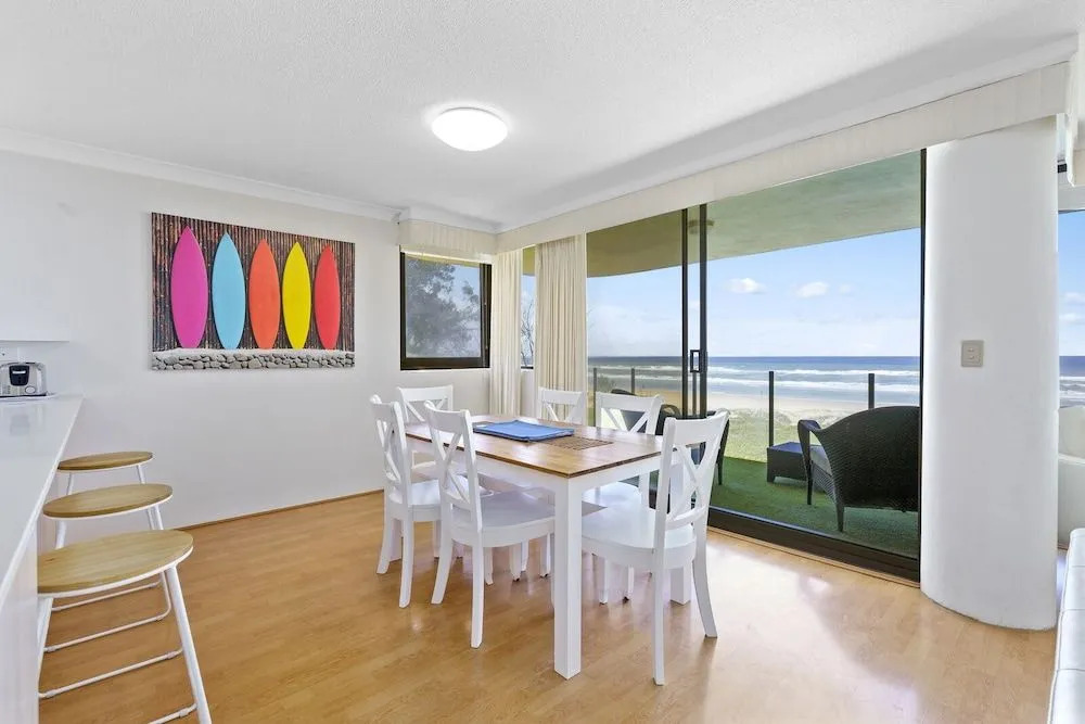 Premiere Apartments -HR Surfers Paradise