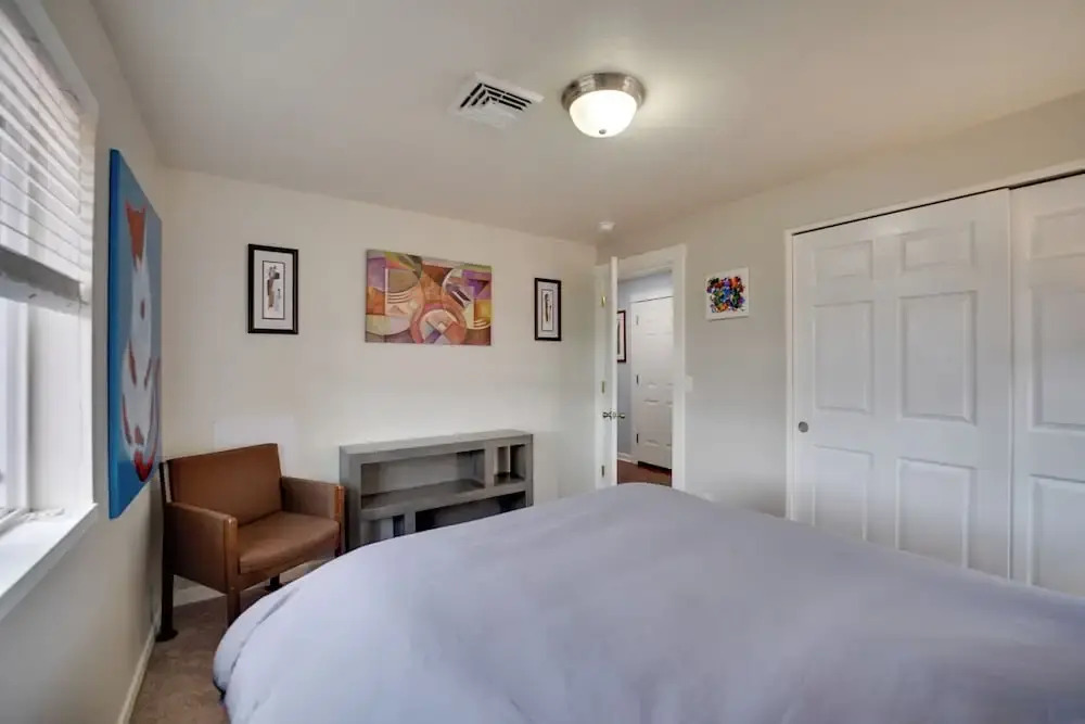 4 Mi to UO! Convenient Springfield Apt w/ Deck