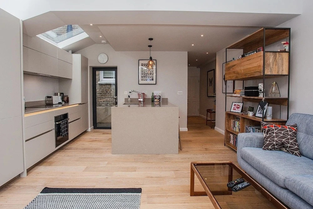 Stunning 2 Bedroom Apartment With Patio