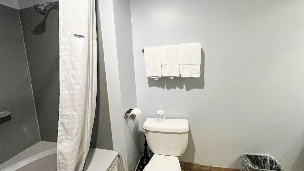 Studio 6 Suites   Tiffin, Oh