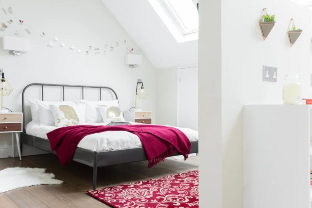 The Oxford Street Retreat - Modern 3bdr in 2 Apartments