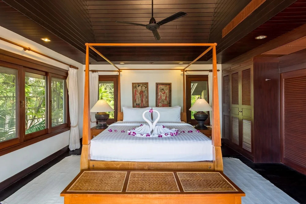 Villa Baan Hen 5 Bedroom Kata Beach