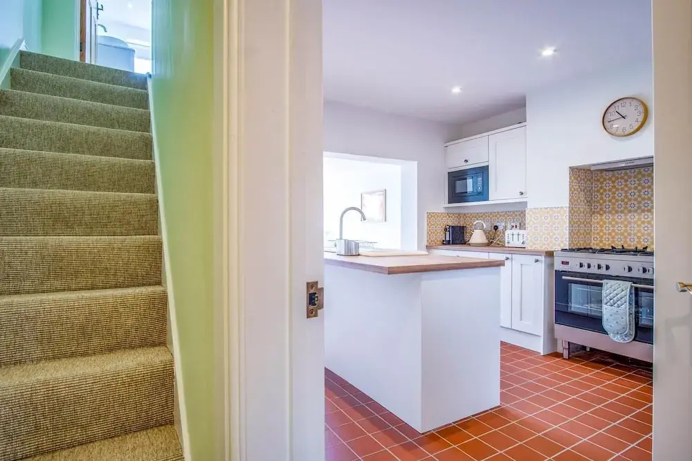 Woodville Road - 2 Bedroom House - Mumbles