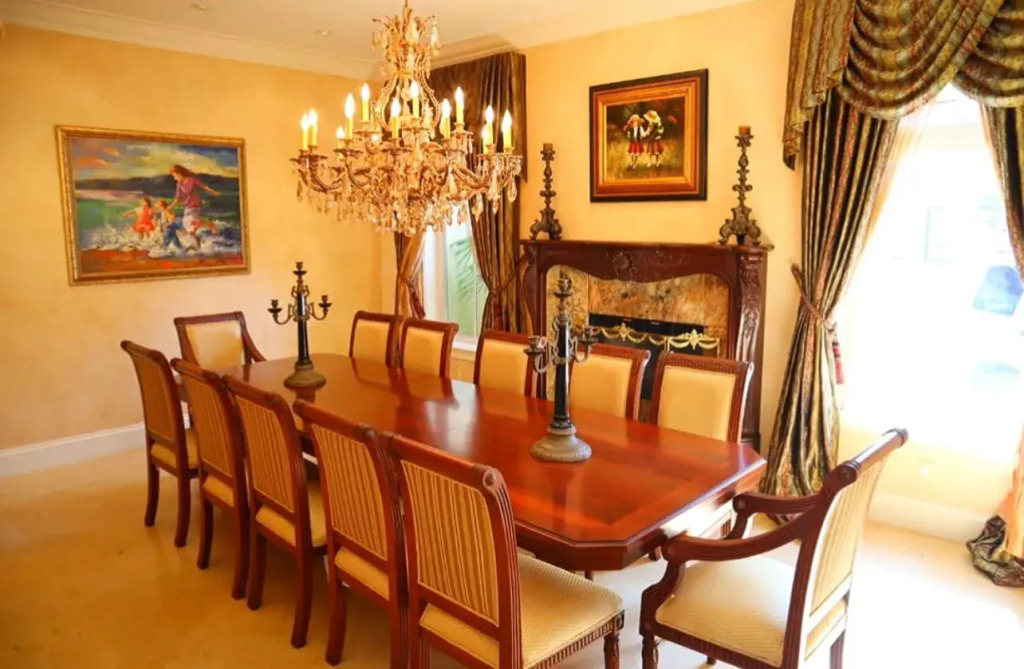 Extravagant Golden Mansion 6 Bedrooms 8 Bathrooms in the Finest Las Olas Area