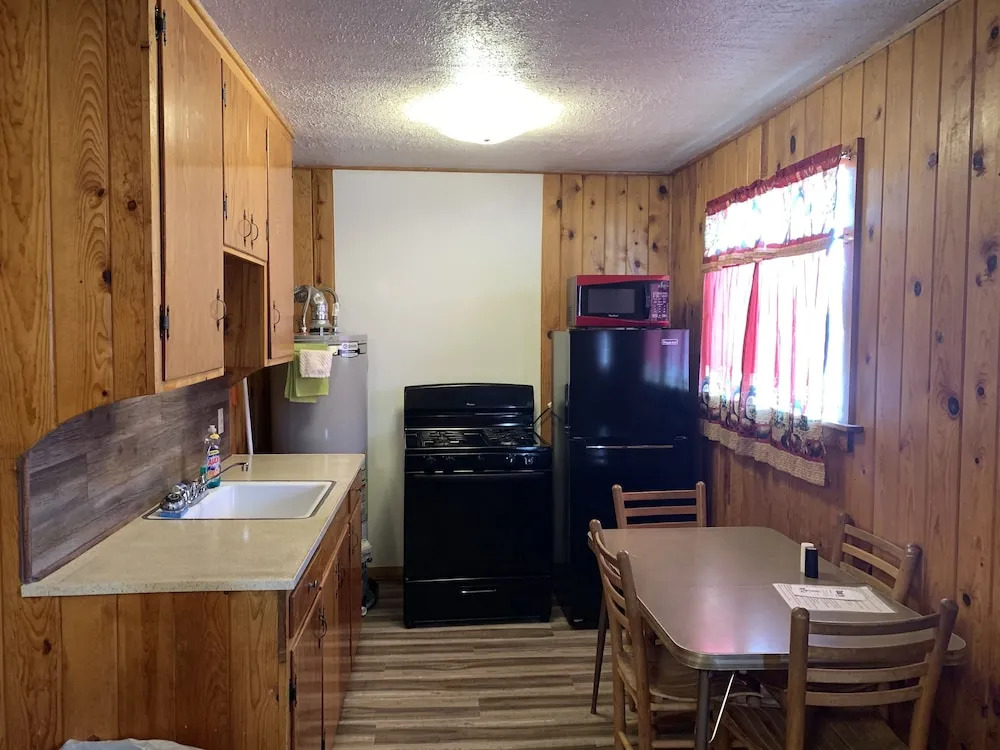 South Fork Lodge & RV Park