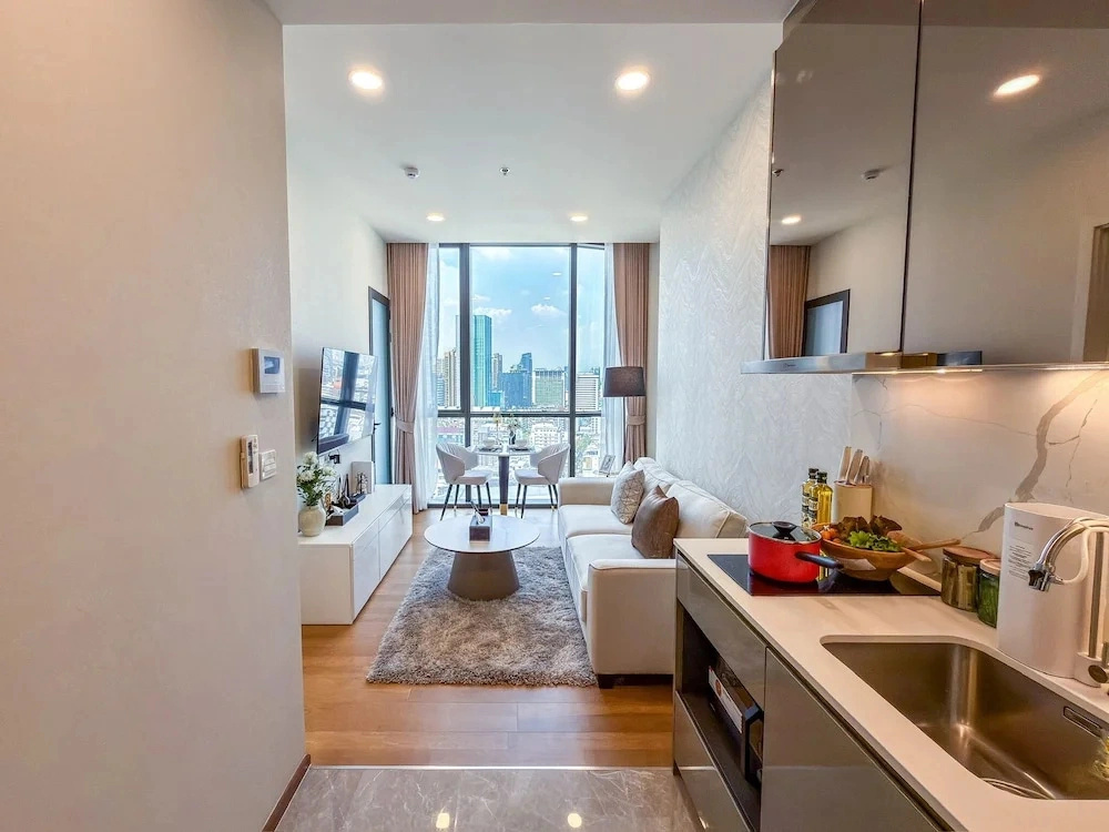 Bangkok Luxury New Condo · Siam Paragon · Walk to BTS