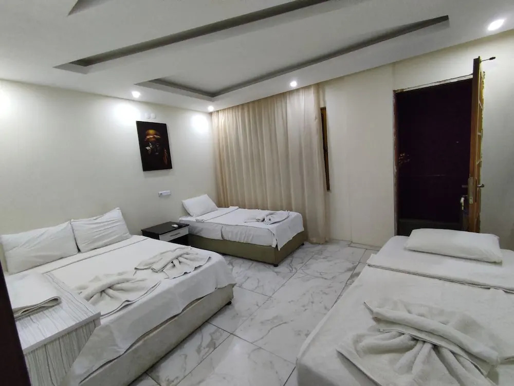 Ozturk Hotel
