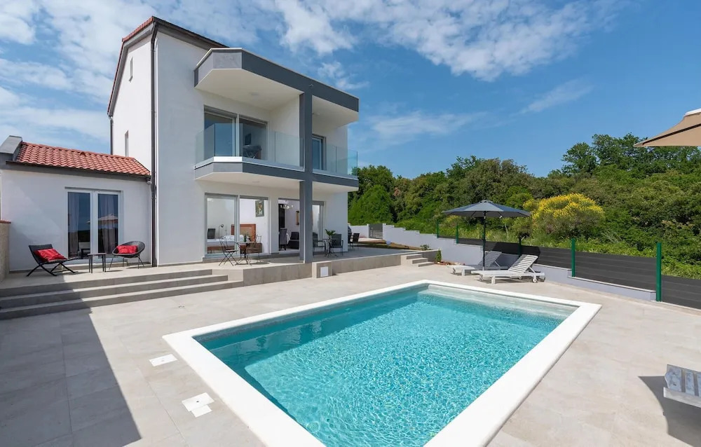 Nice Home in Pavicini With Outdoor Swimming Pool, Wifi and 4 Bedrooms