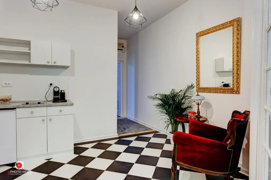 Class Vintage Apartment
