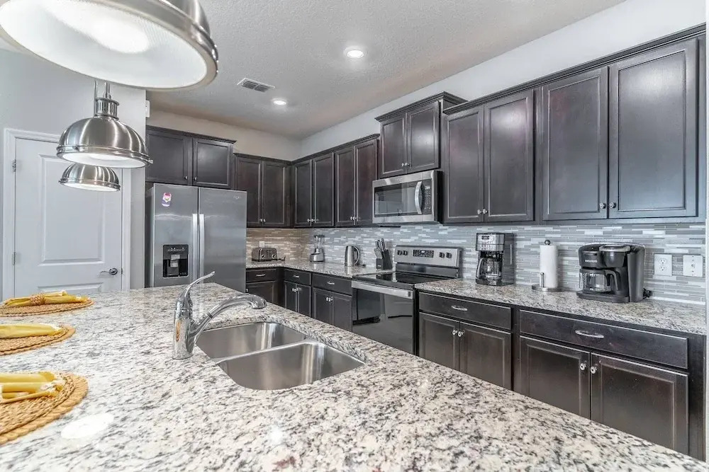 886 Windsor Island