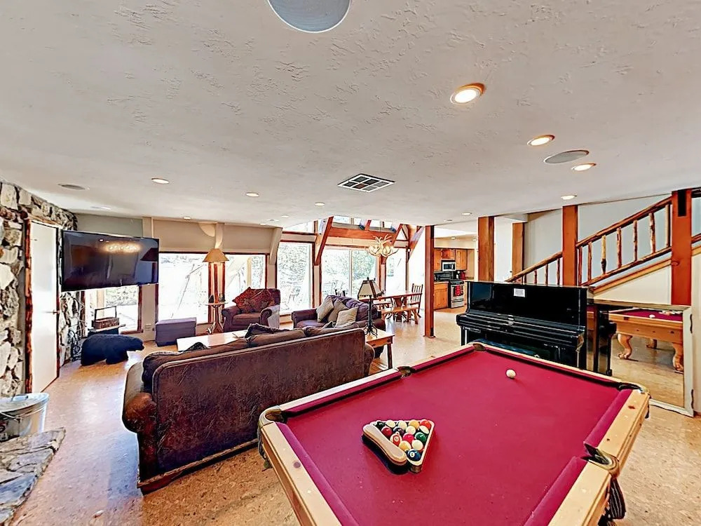 39537 Lake Dr Home - 3 Br home by RedAwning