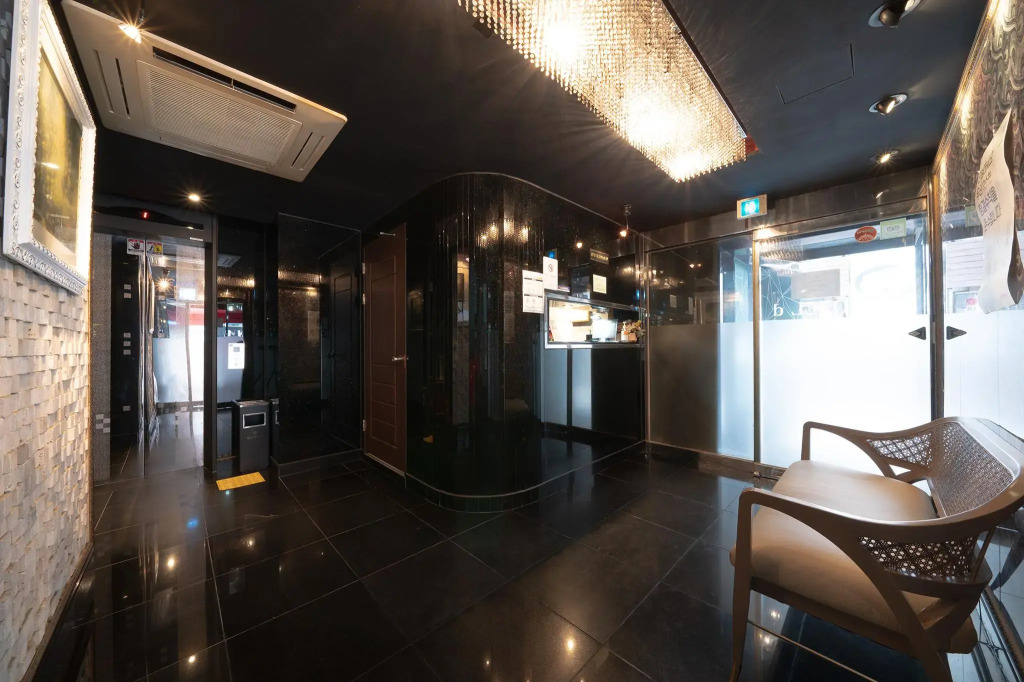 Hotel-D