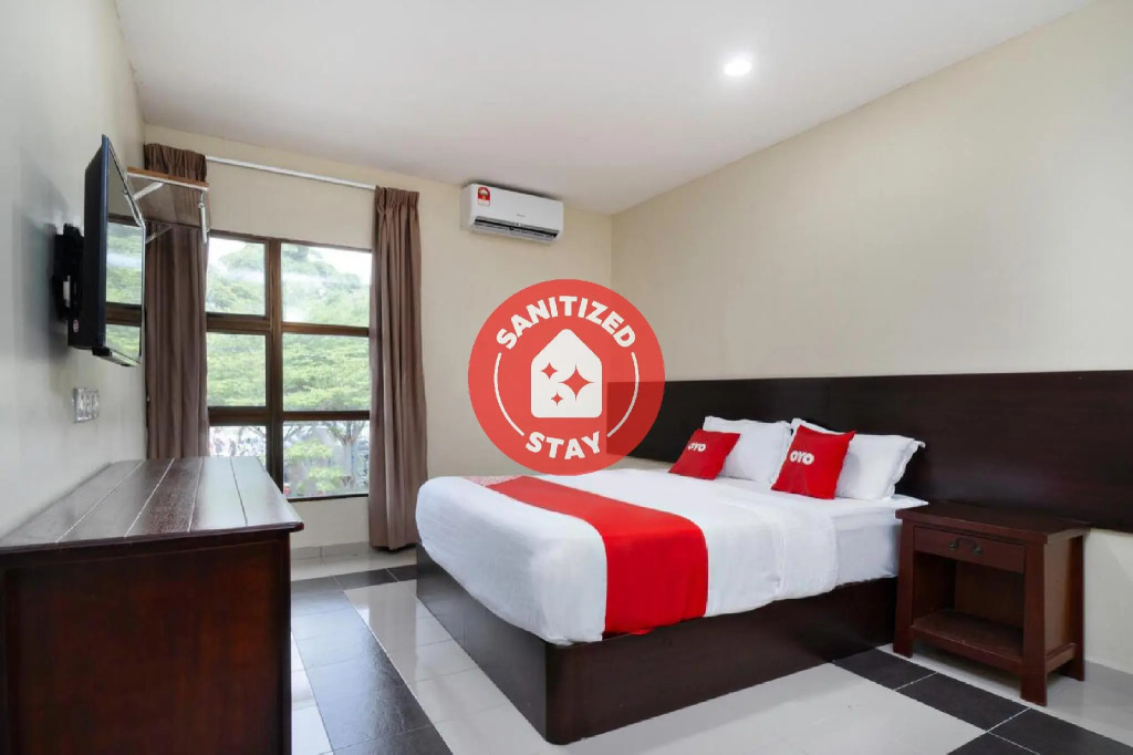 OYO 89960 Manjung Inn Hotel