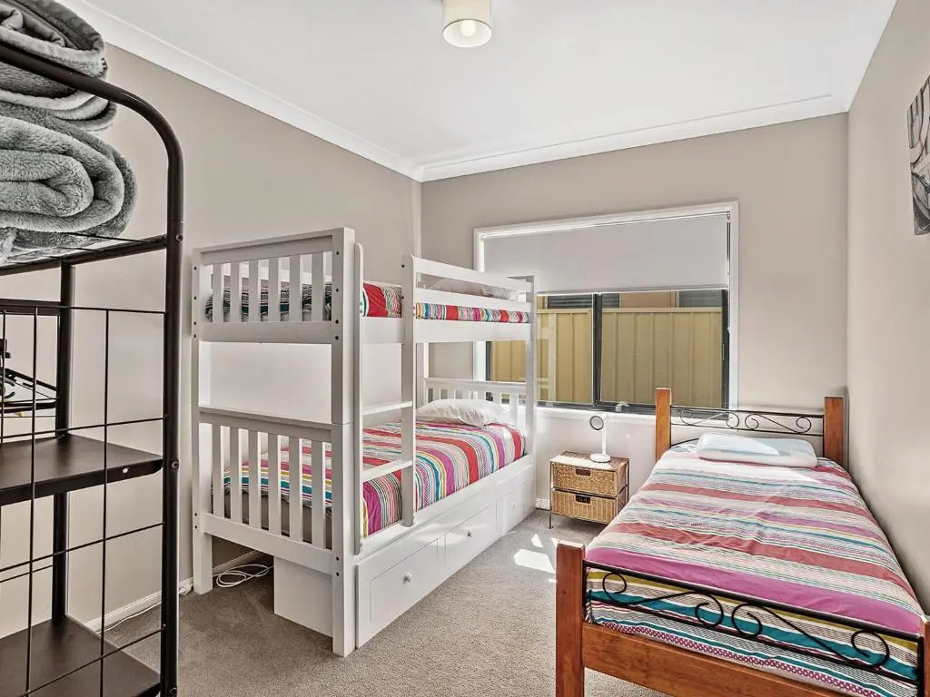 Beach House 72A Marine Dr Fingal Bay
