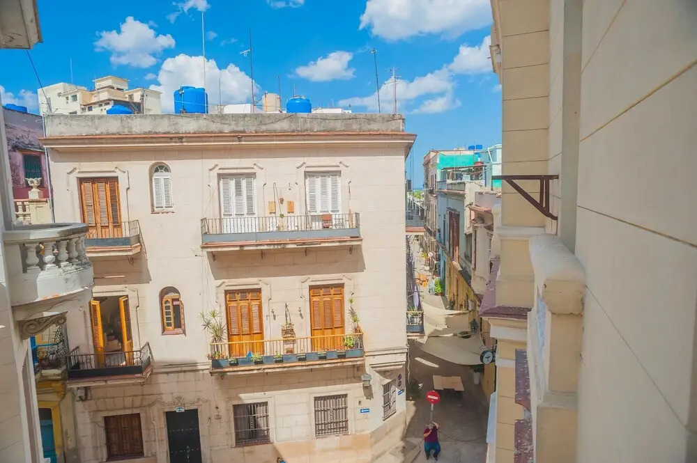 Privado Apartamento con balcón Habana