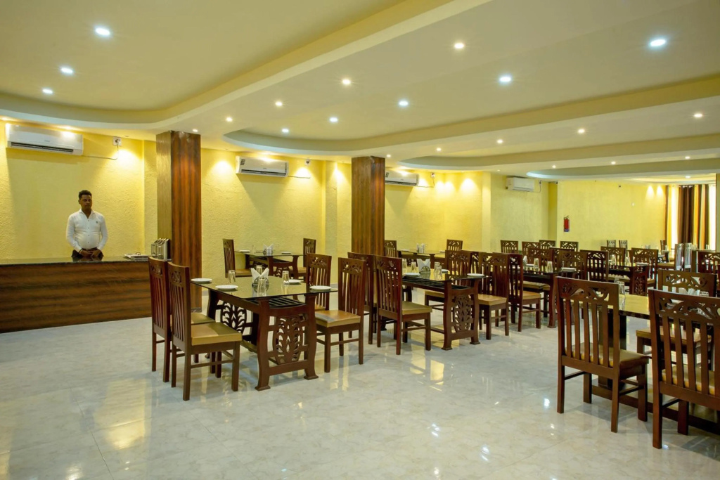 OYO 11547 Royal Treat