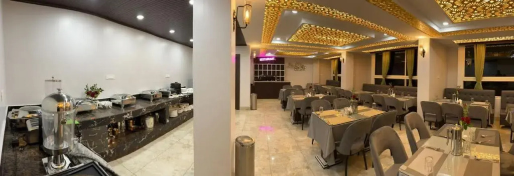 7 Mirror Hotel