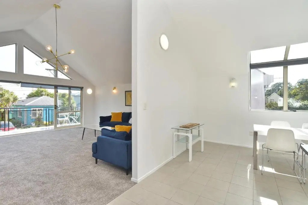 City Haven - 4BR for Families & Friends, Secure Parking