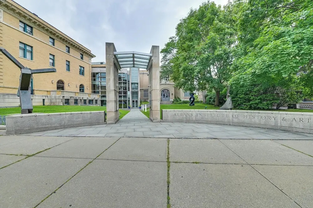 Apartment w/ Deck in Albany, Walk to Downtown!