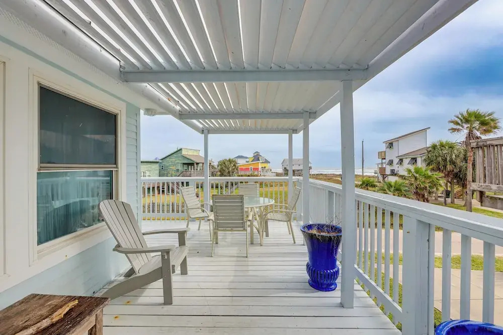 Steps to Beach: Galveston Vacation Rental!