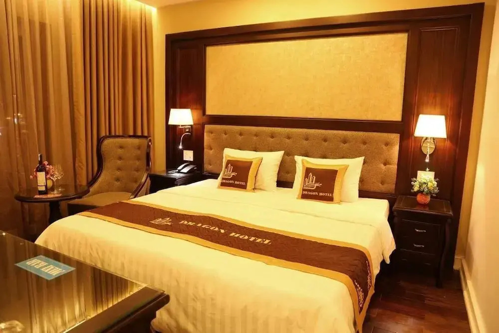 Dragon hotel