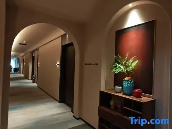 Yiyun Superior Products Hotel