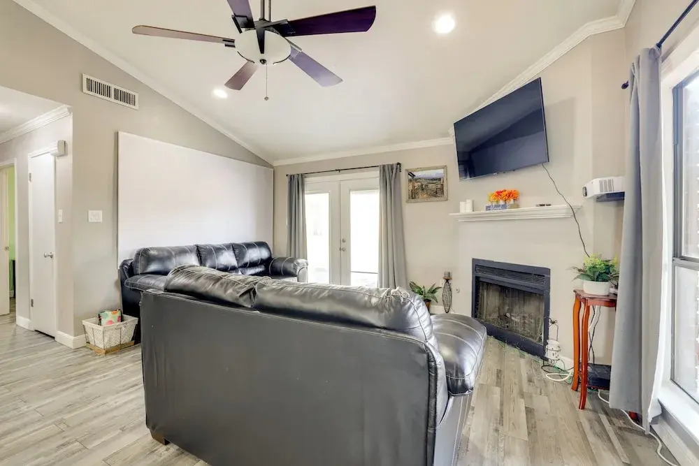 Private Pool & Hot Tub: Dog-friendly Live Oak Home