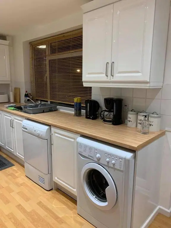 private Parking for 4 Contractors - Sussex Short Lets