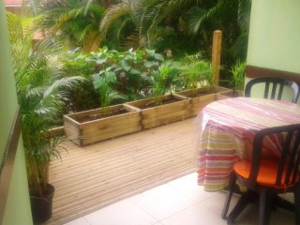 Studio in Sainte-anne, With Furnished Terrace and Wifi - 130 m From th