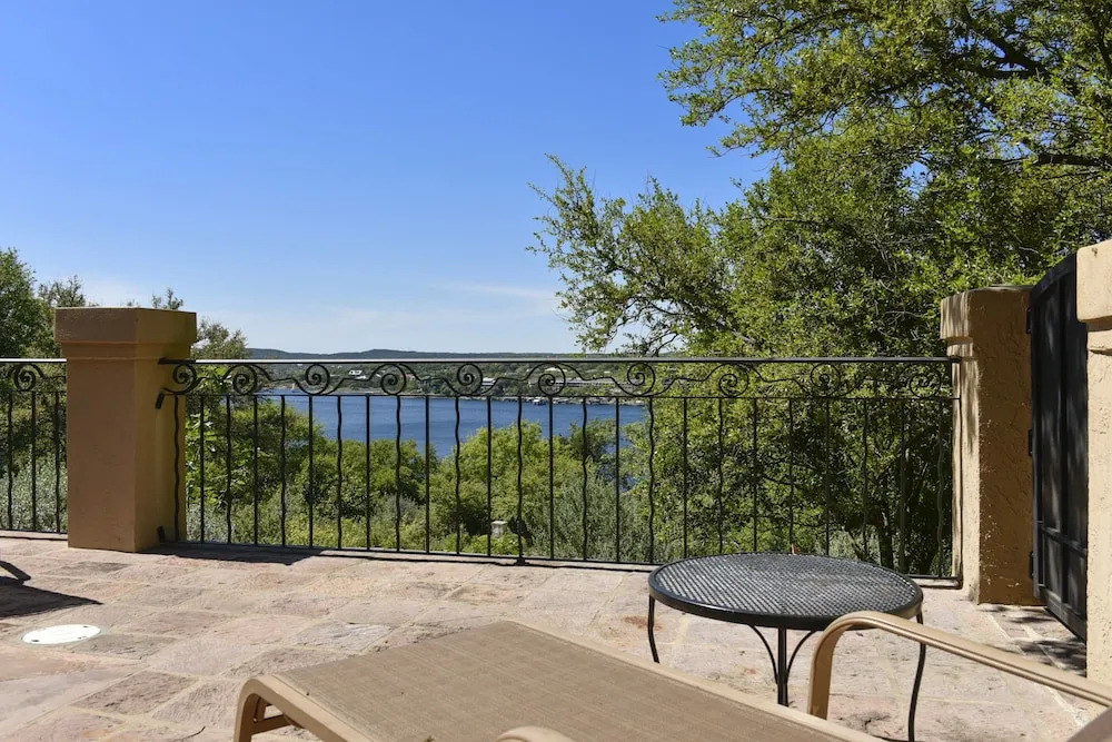 5BR 4BA Lake House with Pool Lake Travis Views by RedAwning